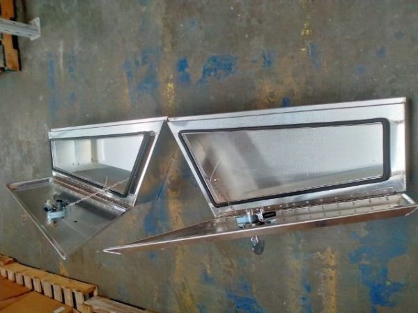 950x200x440mm Flat Sheet Tapered Under Tray Tool Box - Image 4