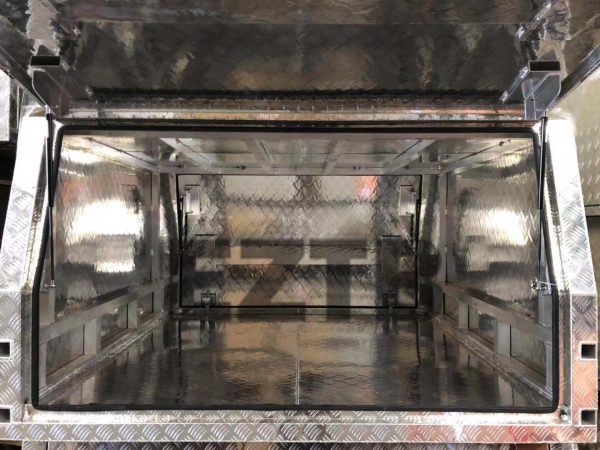 1800mm x 1000mm High Checker Plate Aluminium Canopy - Image 3