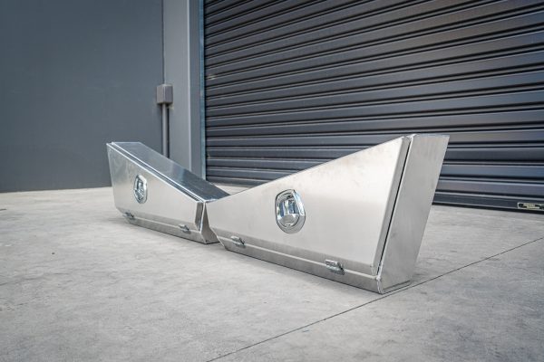 1008mm Double Tapered Under Tray Tool Box - Image 3