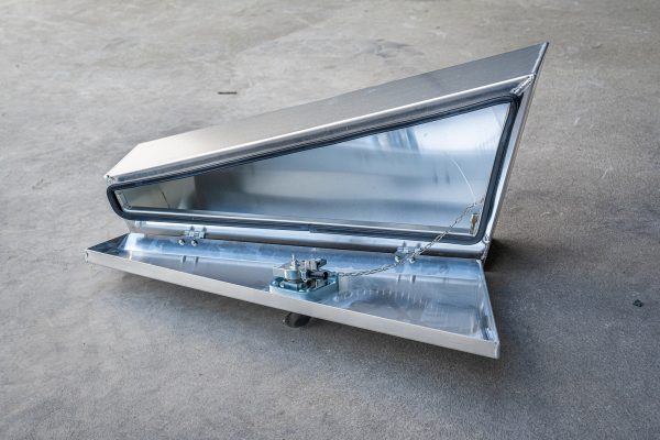 1008mm Double Tapered Under Tray Tool Box - Image 8
