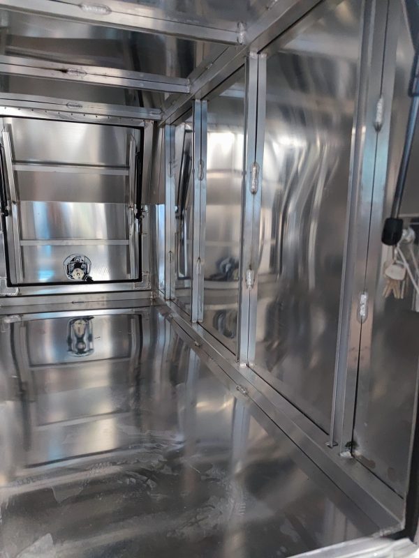 700mm Flat Plate Aluminium Ute Canopy - Image 3