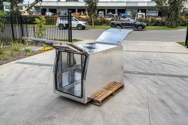 900mm 1m High Flat Plate Aluminium Canopy - Image 6