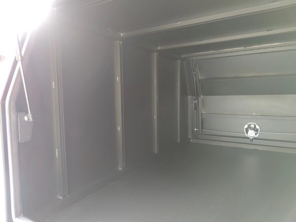 900mm Black Flat Plate Aluminium Ute Canopy - Image 4