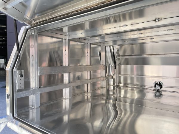 1775mm x 1500mm x 1000mm High Jack Off Flat Plate Aluminium Canopy - Image 5