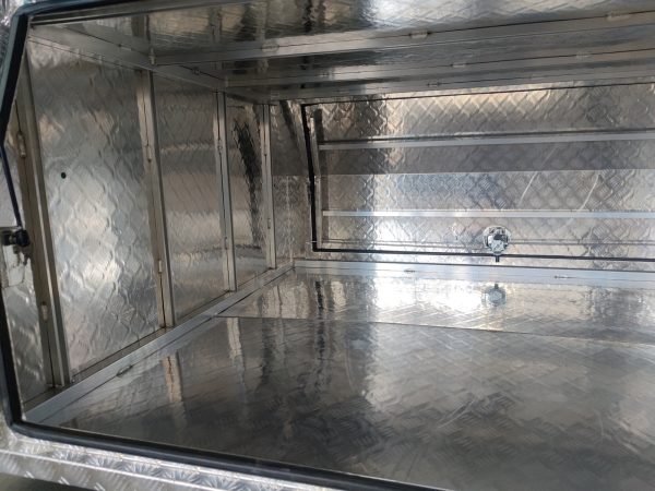 2400mm 3 Doors Aluminium Ute Canopy - Image 3