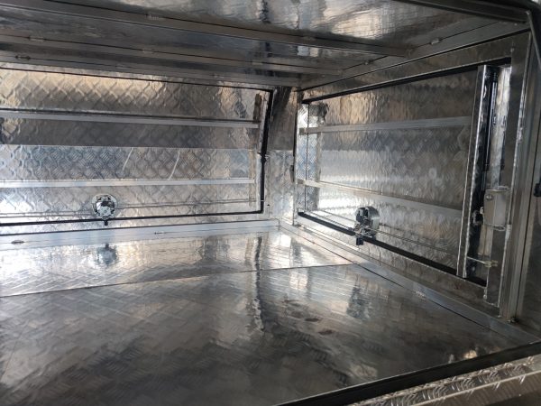 2400mm 3 Doors Aluminium Ute Canopy - Image 4