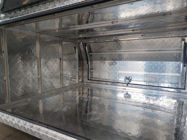 2400mm 3 Doors Aluminium Ute Canopy - Image 6