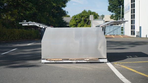 1800mm Aluminium Canopy With Full Dog Box - Image 4