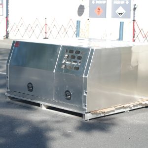 1800mm Aluminium Canopy With Full Dog Box