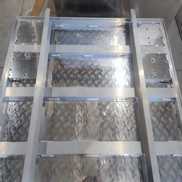 Aluminium 1780W x 1800L mm Ute Tray with Under Tray Toolboxes - Image 5